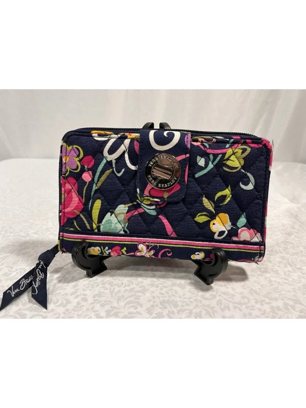 Vera Bradley "Ribbons" Turn Lock Wallet Quilted Navy Blue Zipper 8”x5” - Picture 1 of 13